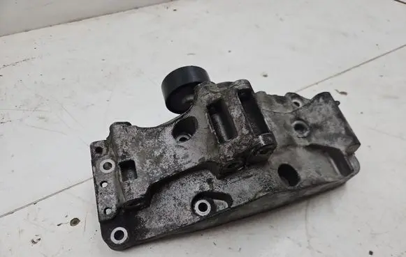 BMW 5 F10 F11 Generator/alternator bracket 761925004