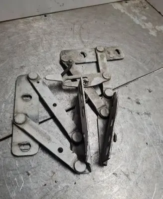 Mercedes-Benz Vario Engine bonnet/hood hinges 6707500121