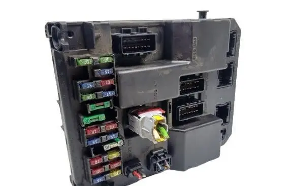 Peugeot 307 Fuse module 9651196880-KASACJA 9651196880