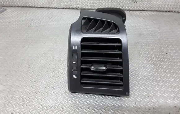 Chevrolet Captiva Dashboard side air vent grill/cover trim