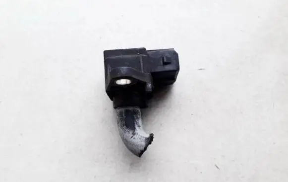 Audi A6 S6 C4 4A Air pressure sensor 046130385A 079800-3260