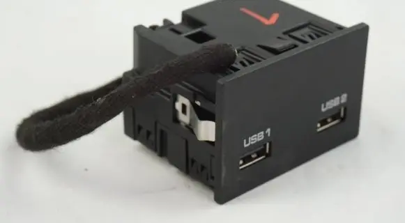 Porsche Cayenne (9Y0 9Y3) USB socket connector 9Y0035736