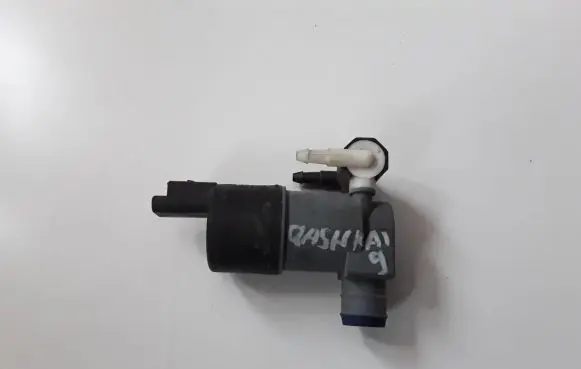 Nissan Qashqai Windscreen/windshield washer pump 9641553880