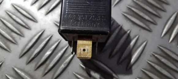 Audi 100 S4 C4 Other relay 443951253s 899556