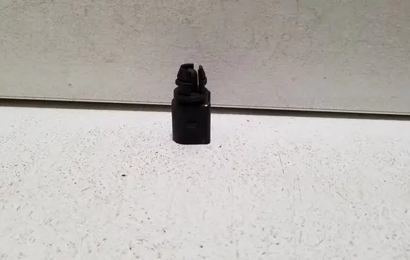 Audi Q3 8U Outside/exterior temperature sensor 8Z0820535