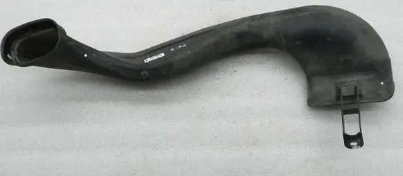 Opel Zafira C Air intake hose/pipe 13307080