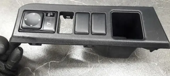 Nissan Note (E11) Fog light switch 684859U100