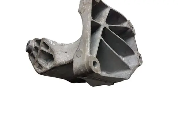 Mercedes-Benz E W212 Engine mounting bracket A6512230004