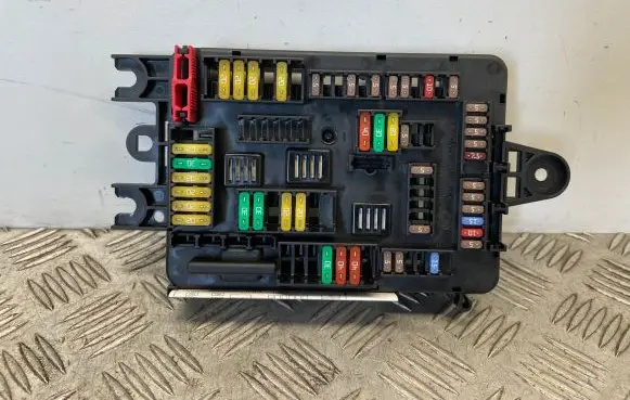 BMW 4 F36 Gran coupe Fuse module 9389070 61149389070