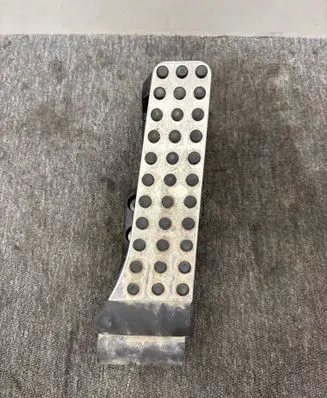 Mercedes-Benz EQC Accelerator throttle pedal A2533002000