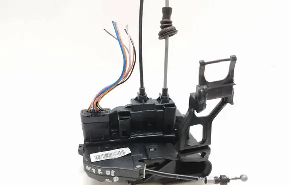 Hyundai Santa Fe Front door lock 813102B020