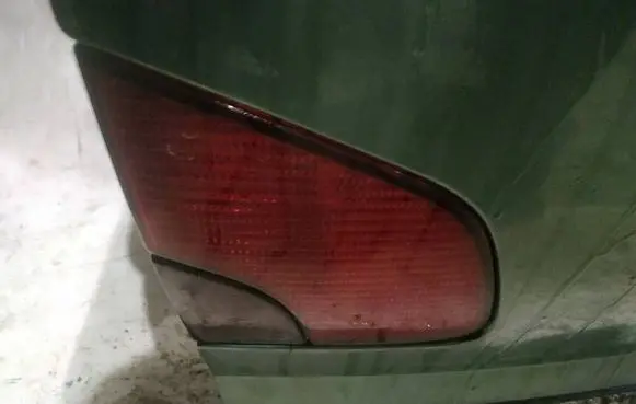 Peugeot 406 Tailgate rear/tail lights 