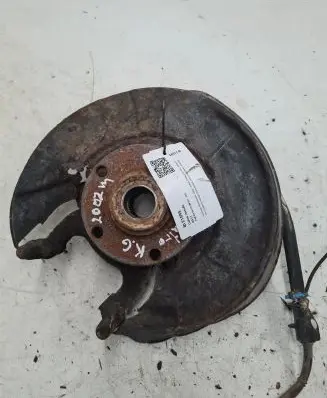 Audi A6 S6 C5 4B Rear wheel hub