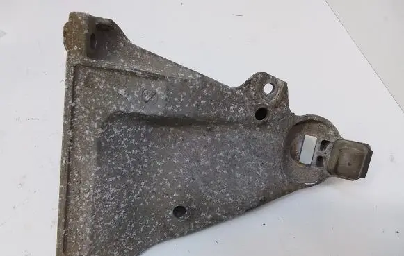 Audi A6 S6 C4 4A Engine mounting bracket 4A0199308