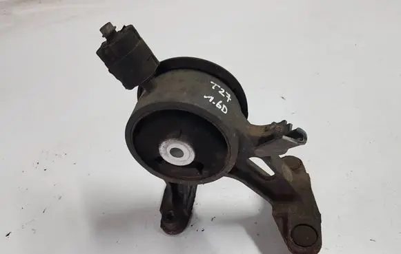 Toyota Avensis T270 Engine mount vacuum valve 