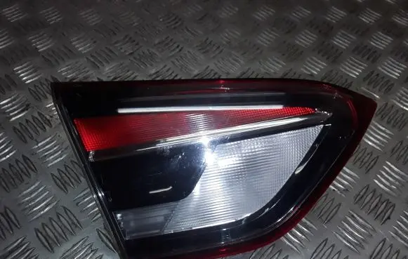 Opel Crossland X Tailgate rear/tail lights 2tz01247303