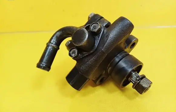 Nissan Almera Power steering pump 