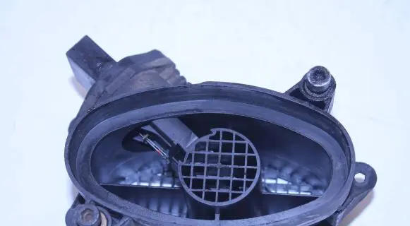 BMW 5 E39 Mass air flow meter 0928400468