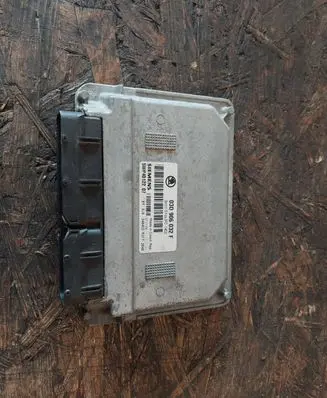 Skoda Fabia Mk1 (6Y) Engine control unit/module 03D906032F 3PD1403 5WP4012207