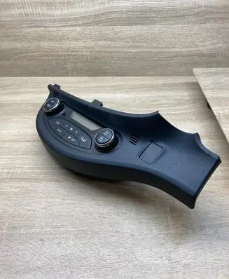 Toyota Yaris Climate control unit 559000D350