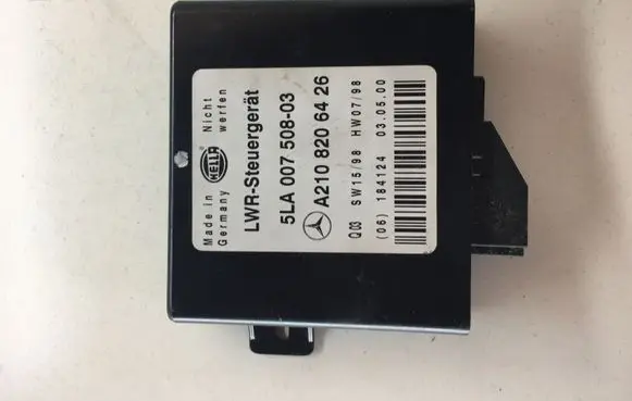 Mercedes-Benz E W210 Light module LCM 5LA00750803 A2108206426