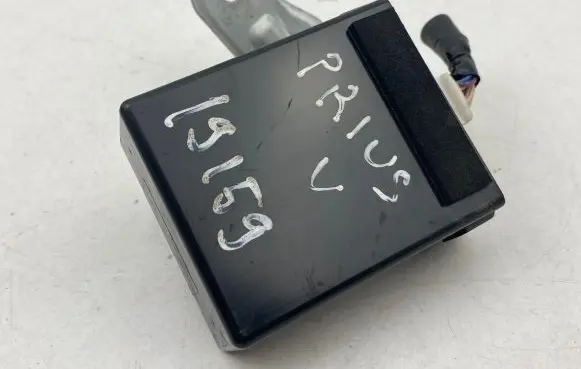 Toyota Prius+ (ZVW40) Other control units/modules 8657247030 1101007151