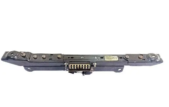 Mercedes-Benz R W251 Rear seat guide rail 899BR104R 000503946 279939
