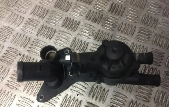 Volkswagen Polo IV 9N3 Engine coolant pipe/hose