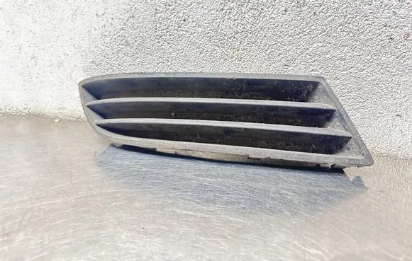 Opel Vectra C Front bumper lower grill 13182912 M3182812 903000010