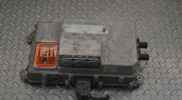 Polestar 2 Voltage converter inverter 32335807