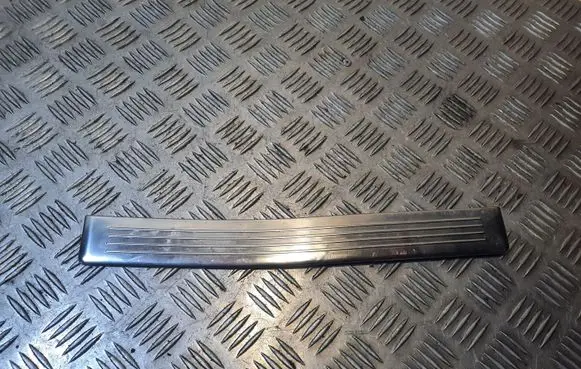 Mercedes-Benz E W212 Side skirt rear trim A2126861236