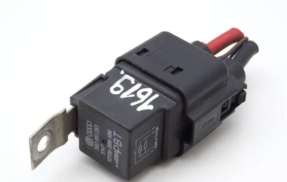 Volkswagen PASSAT B5.5 Other relay 3B0951253