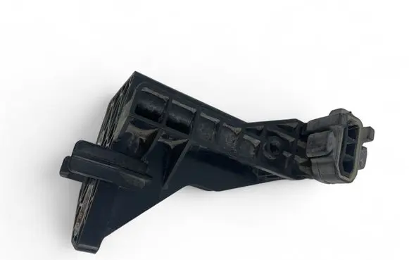Mercedes-Benz C W205 Front bumper mounting bracket A2055014320