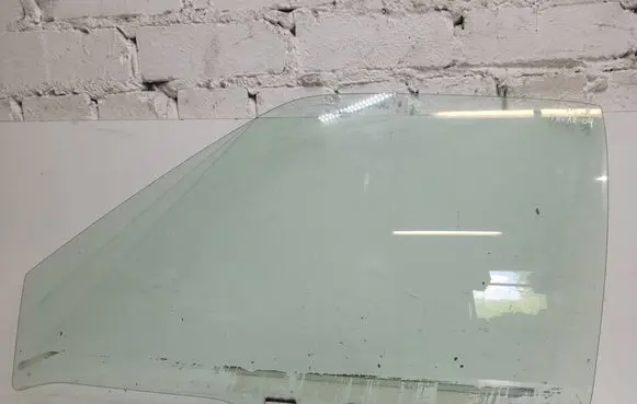 Nissan King Cab, Navara Front door window glass four-door