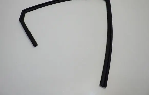 Hyundai i20 (BC3 BI3) Rubber seal rear door window/glass 