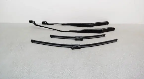 Skoda Fabia Mk3 (NJ) Windshield/front glass wiper blade 6V1955410A 6V1955409A