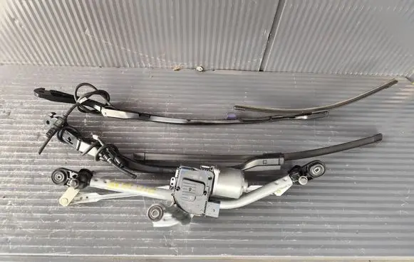 Alfa Romeo Stelvio Front wiper linkage and motor 505565970