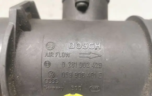 Audi A4 S4 B6 8E 8H Mass air flow meter 0281002429