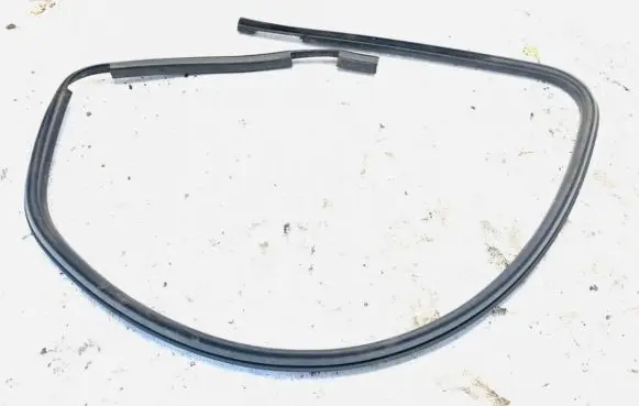 Volvo V50 Rubber seal front coupe door 