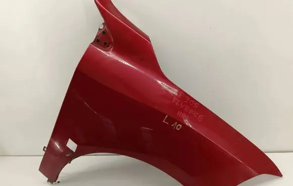 Renault Fluence Fender