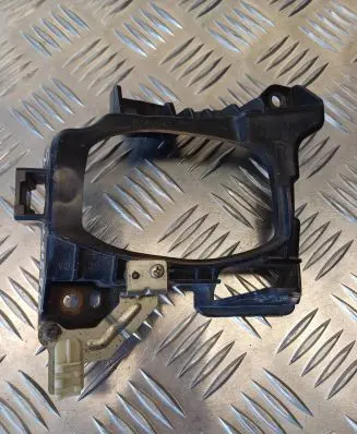 Mazda 3 I Fog light bracket P6242 BS3E51684