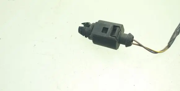 Volkswagen PASSAT B6 Outside/exterior temperature sensor 8Z0820535