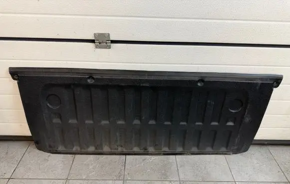 Volkswagen Amarok II Tailgate trim 