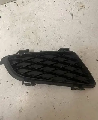 Mazda 3 I Front bumper lower grill GJ6A50011