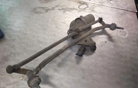 Renault Trafic II (X83) Front wiper linkage and motor