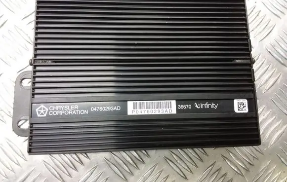 Chrysler 300M Sound amplifier 04760293AD