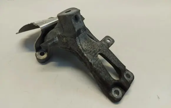 Porsche Macan (95B) Engine mounting bracket 4G0199308