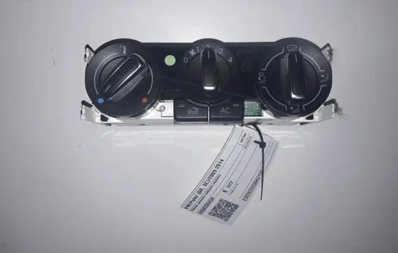 Volkswagen Polo V 6R Air conditioner control unit module 6R0820045N