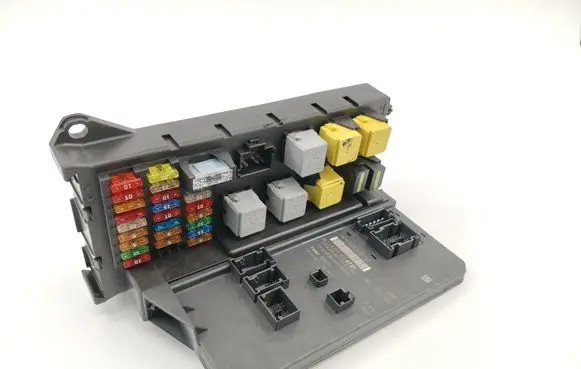 Mercedes-Benz Sprinter W906 SAM control unit A9069006701