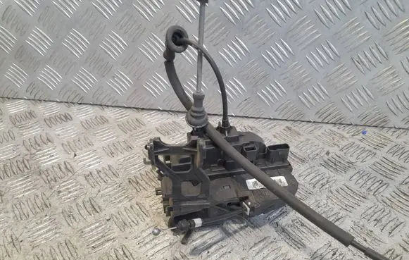 Hyundai Santa Fe Front door lock 813202B060